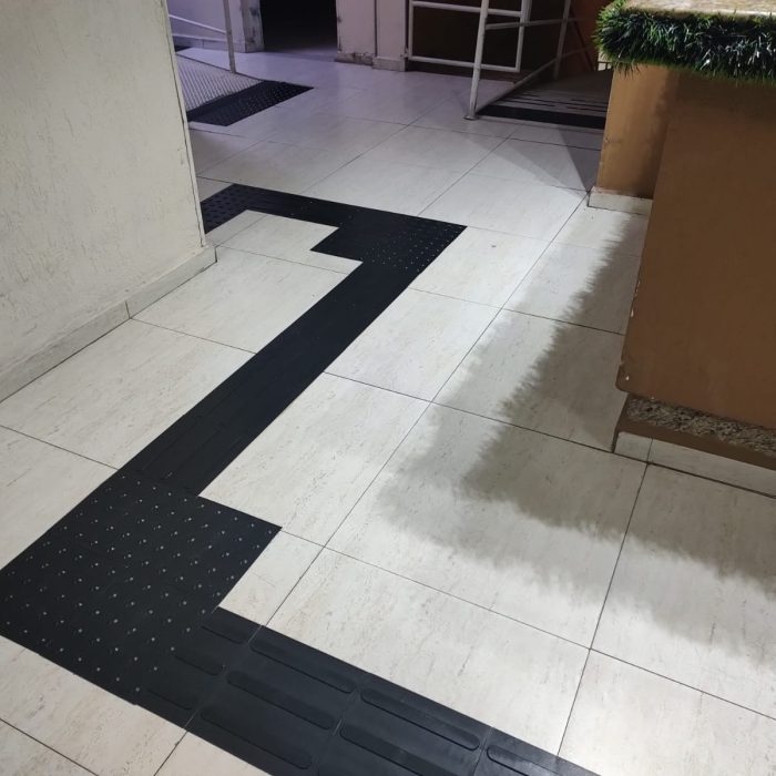 9aa5a776-44c1-4142-8543-d8b8f8b64403