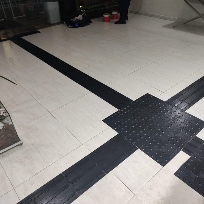 f7b3eb41-010a-424b-813d-7b42974f0524